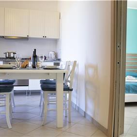 2 bedroom seaside apartments with shared pool, sleeps 4-5